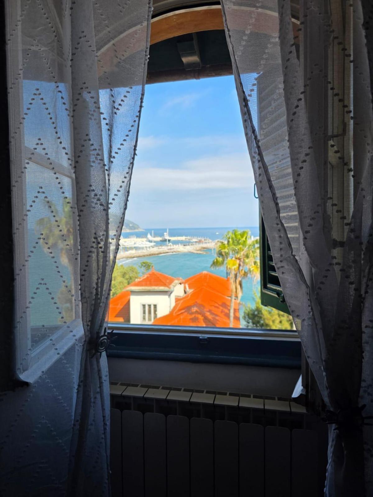 Апартаменты The Shell - New Interior Look But Same Old Charme 200Mt From The Sea With Garden And Parking Nearby Империя Экстерьер фото